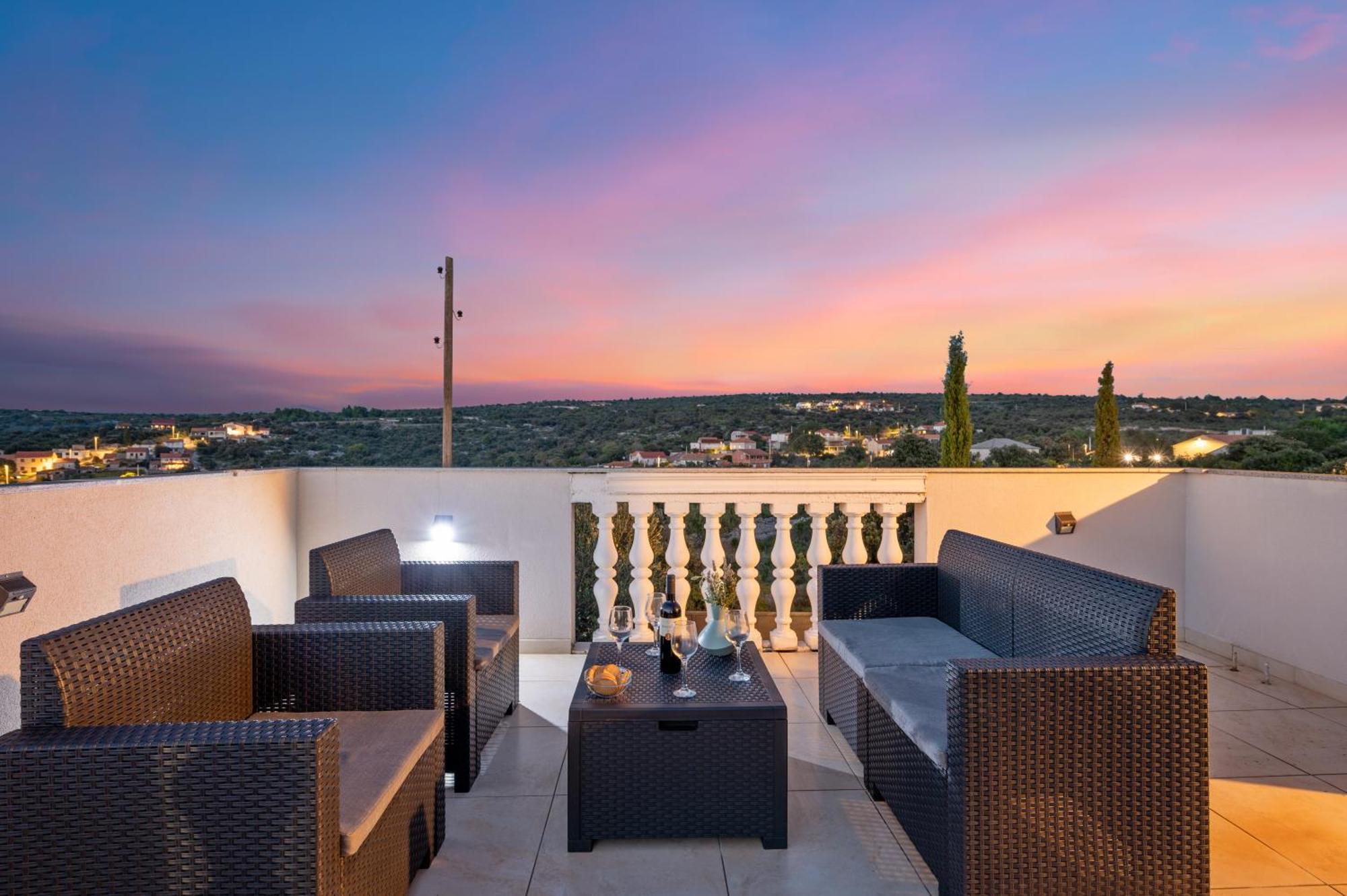 Family House Sonja Villa Sevid ภายนอก รูปภาพ