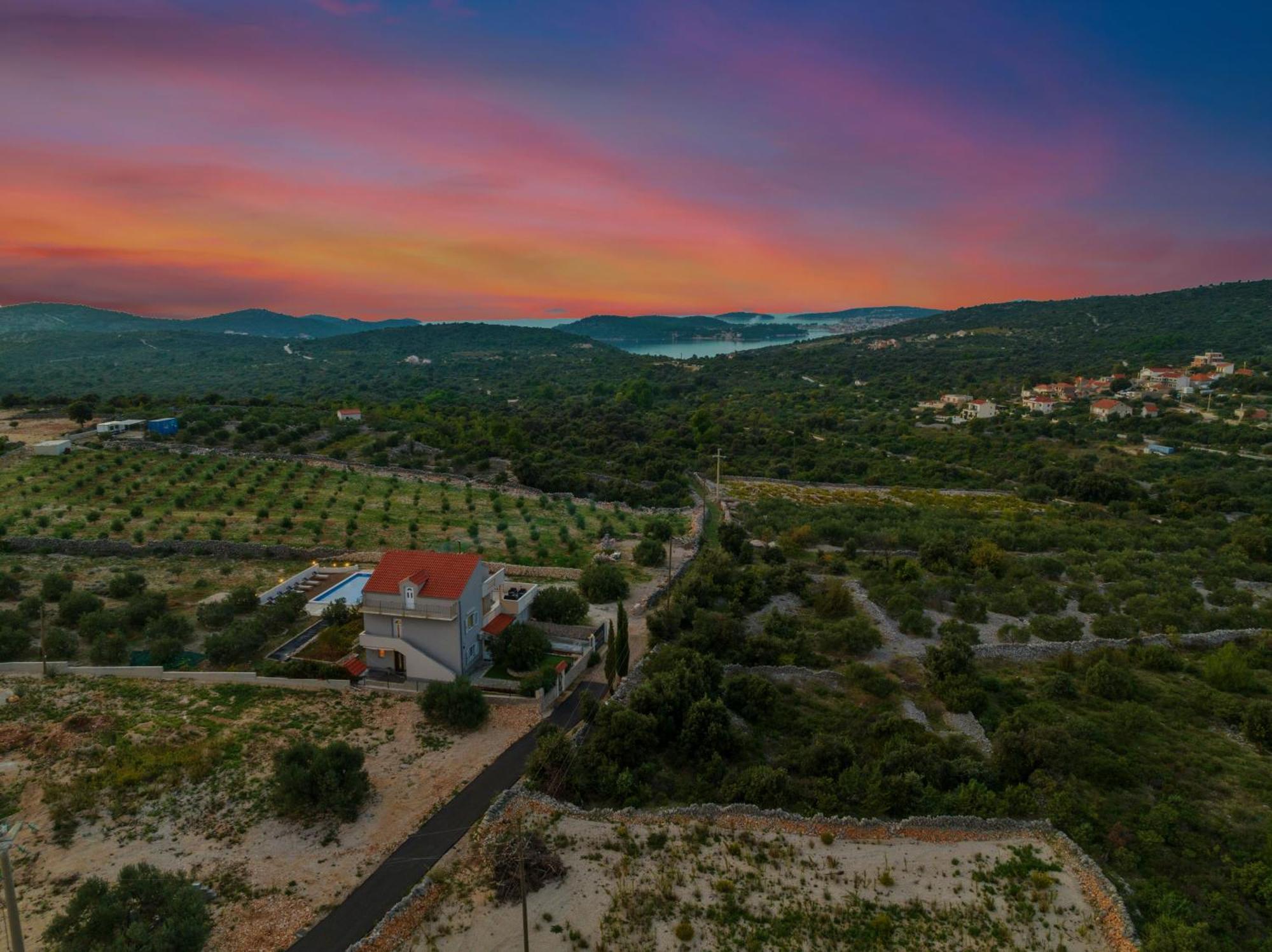 Family House Sonja Villa Sevid ภายนอก รูปภาพ